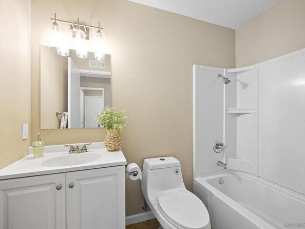 7427 Kamwood St, San Diego CA 92126