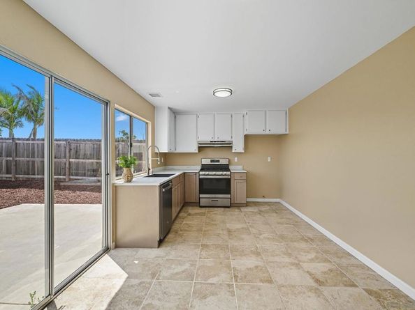 7427 Kamwood St, San Diego CA 92126