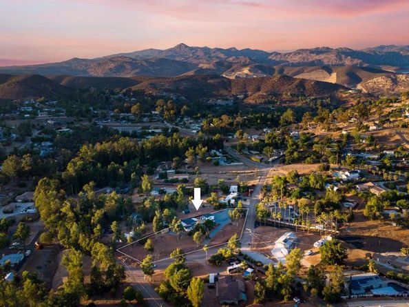 11534 Manzanita Rd, Lakeside CA 92040
