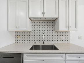 1687 Pentecost Way 4, San Diego CA 92105