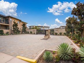 16750 Coyote Bush Dr 108, San Diego CA 92127