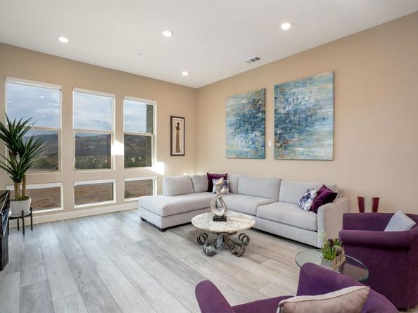 16750 Coyote Bush Dr 108, San Diego CA 92127