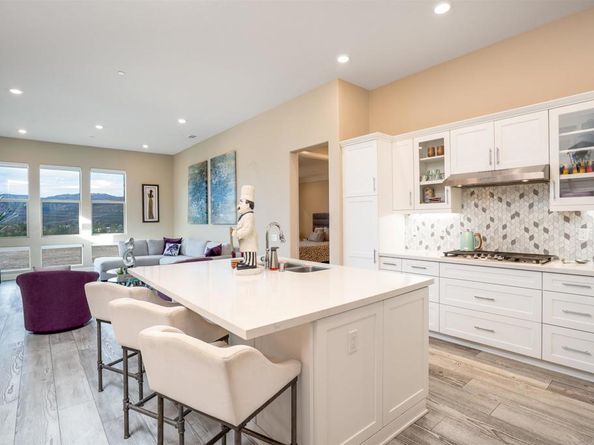 16750 Coyote Bush Dr 108, San Diego CA 92127