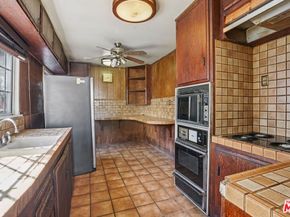 2037 W 64th Street, Los Angeles CA 90047