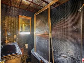 2037 W 64th Street, Los Angeles CA 90047