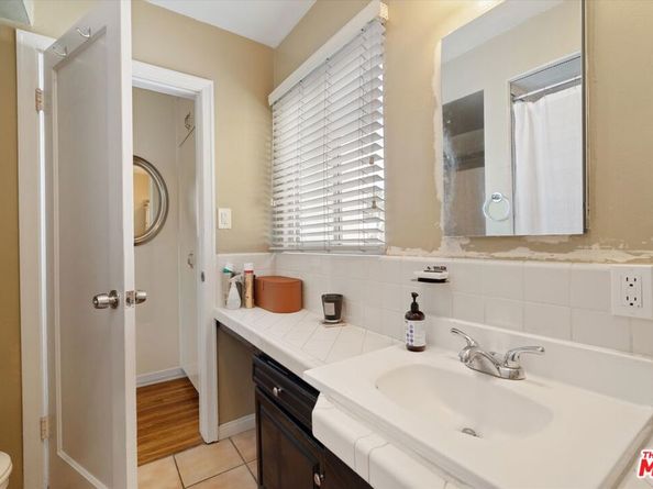 1359 S Ridgeley Drive, Los Angeles CA 90019
