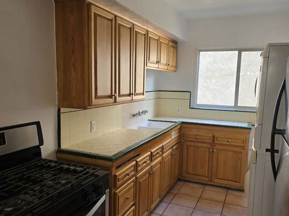 1359 S Ridgeley Drive, Los Angeles CA 90019
