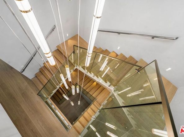 12227 Tweed Lane, Los Angeles CA 90049