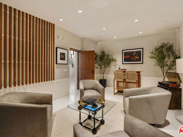 500 Molino Street 101, Los Angeles CA 90013