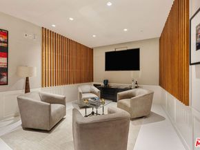 500 Molino Street 101, Los Angeles CA 90013