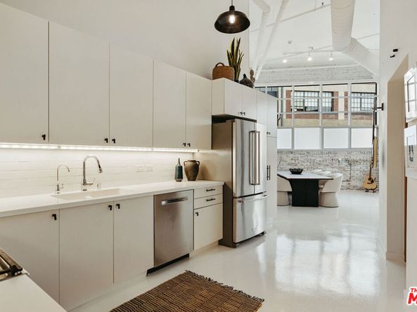 500 Molino Street 101, Los Angeles CA 90013