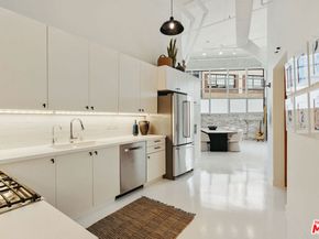 500 Molino Street 101, Los Angeles CA 90013