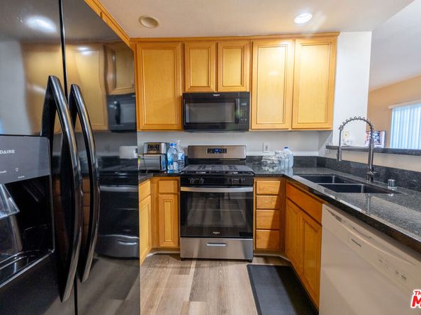 4600 Don Lorenzo Drive 4, Los Angeles CA 90008