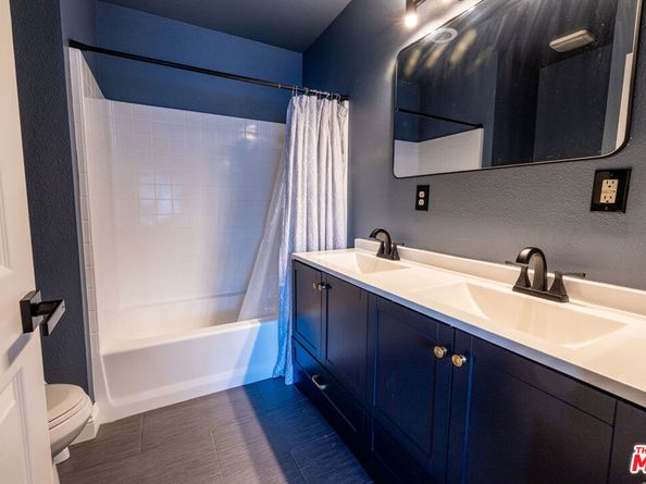 4600 Don Lorenzo Drive 4, Los Angeles CA 90008