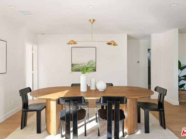 4617 10th Avenue, Los Angeles CA 90043