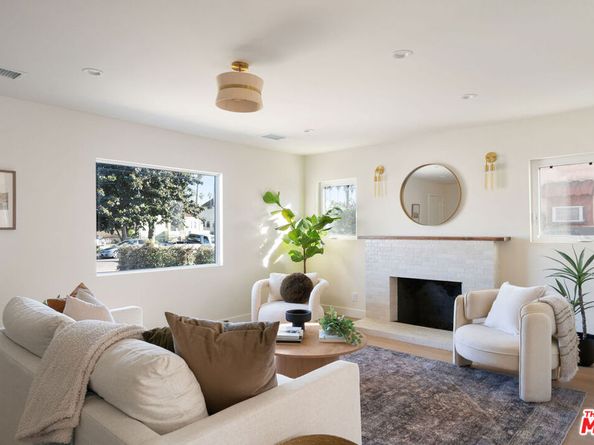 4617 10th Avenue, Los Angeles CA 90043