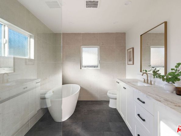 4617 10th Avenue, Los Angeles CA 90043