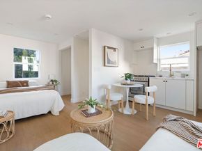 4617 10th Avenue, Los Angeles CA 90043