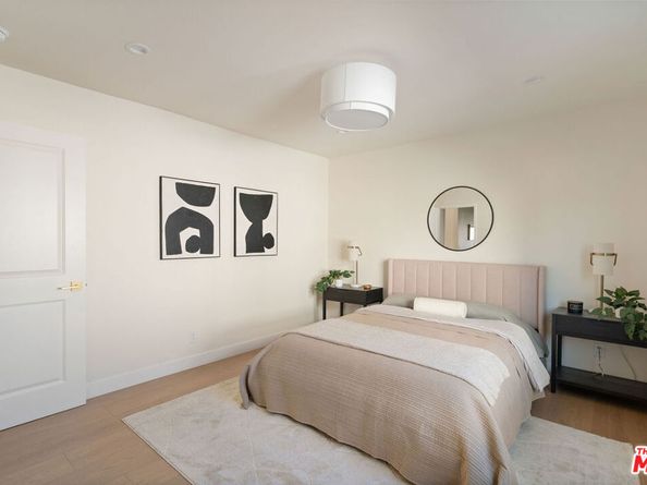 4617 10th Avenue, Los Angeles CA 90043