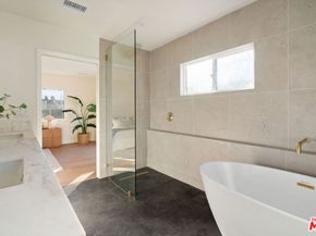 4617 10th Avenue, Los Angeles CA 90043