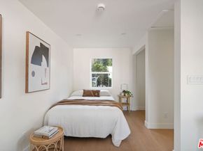 4617 10th Avenue, Los Angeles CA 90043