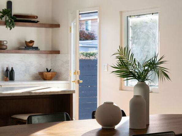 4617 10th Avenue, Los Angeles CA 90043