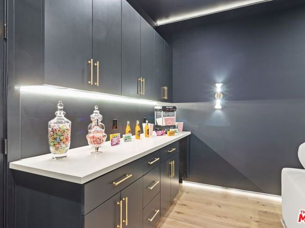 4535 Haskell Avenue, Encino CA 91436