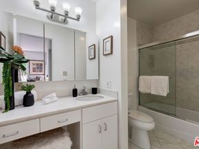 820 California Avenue 201, Santa Monica CA 90403