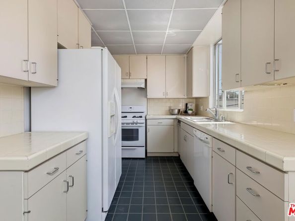 820 California Avenue 201, Santa Monica CA 90403