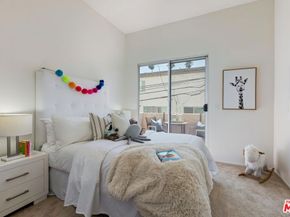 820 California Avenue 201, Santa Monica CA 90403