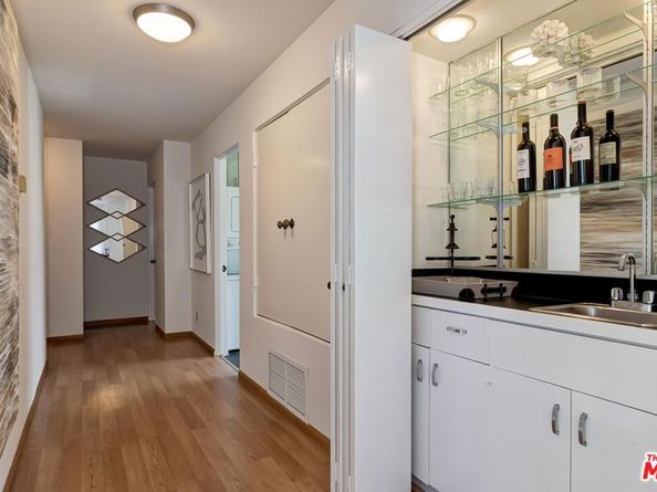 820 California Avenue 201, Santa Monica CA 90403