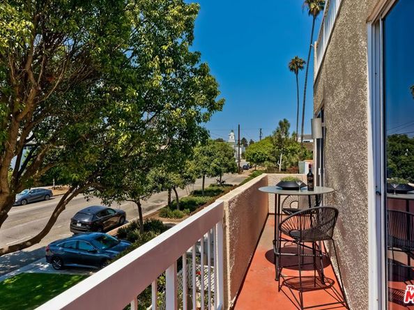 820 California Avenue 201, Santa Monica CA 90403