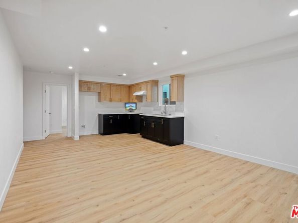 10422 Graham Avenue, Los Angeles CA 90002