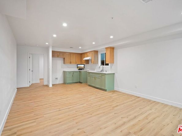 10422 Graham Avenue, Los Angeles CA 90002