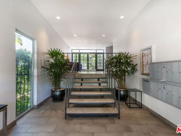 848 N Kings Road 208, West Hollywood CA 90069