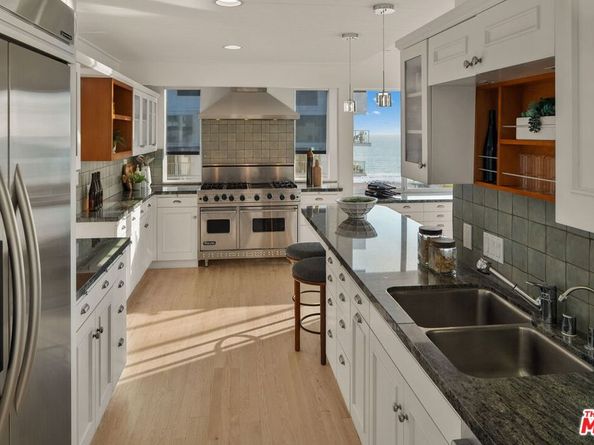 143 Ocean Avenue Ext, Santa Monica CA 90402