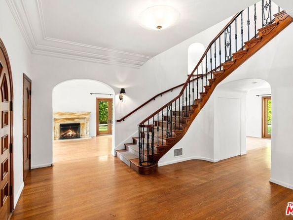 11159 La Maida Street, North Hollywood CA 91601