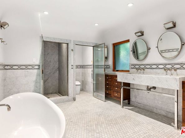 11159 La Maida Street, North Hollywood CA 91601