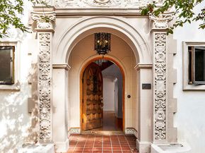 11159 La Maida Street, North Hollywood CA 91601