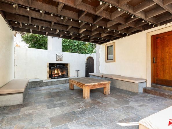 11159 La Maida Street, North Hollywood CA 91601