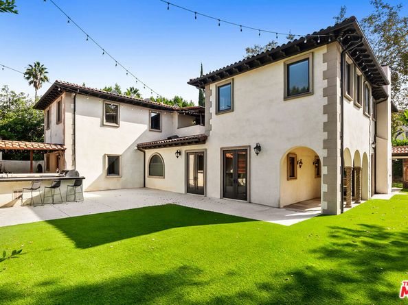 11159 La Maida Street, North Hollywood CA 91601