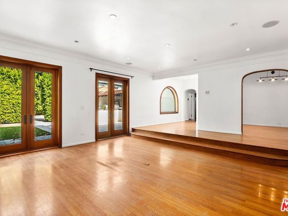 11159 La Maida Street, North Hollywood CA 91601