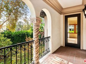 11159 La Maida Street, North Hollywood CA 91601