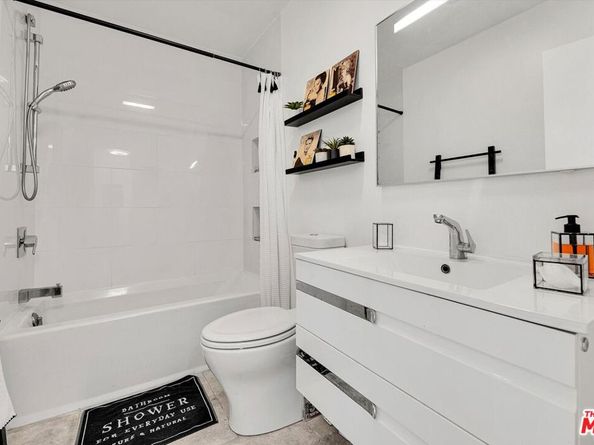 1233 N Laurel Avenue 114, West Hollywood CA 90046