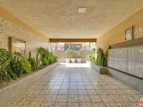 1233 N Laurel Avenue 114, West Hollywood CA 90046