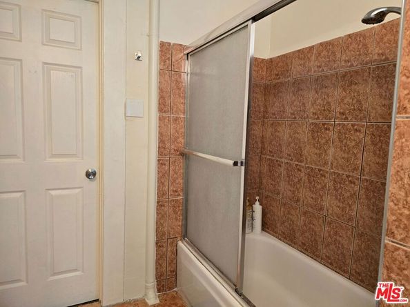 2266 Cambridge Street, Los Angeles CA 90006