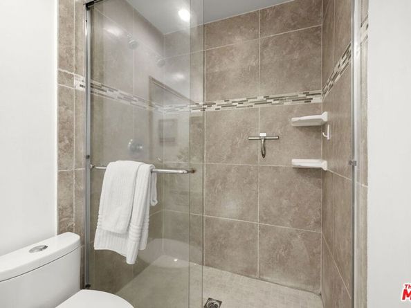 6151 Canterbury Drive 104, Culver City CA 90230