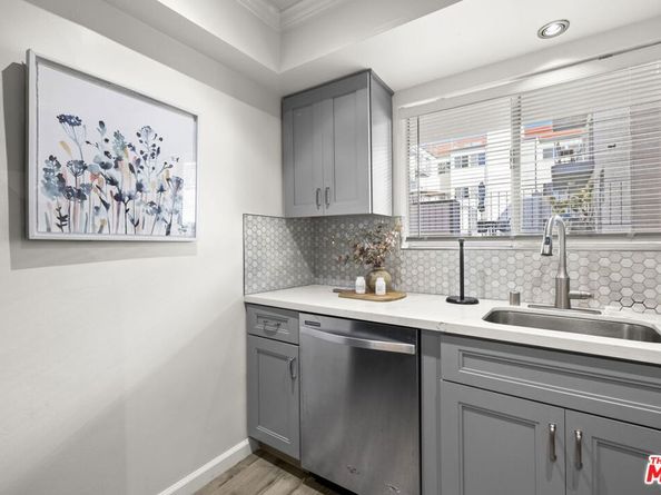 6151 Canterbury Drive 104, Culver City CA 90230