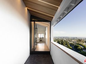 7866 Fareholm Drive, Los Angeles CA 90046