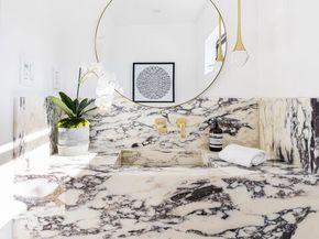 7866 Fareholm Drive, Los Angeles CA 90046